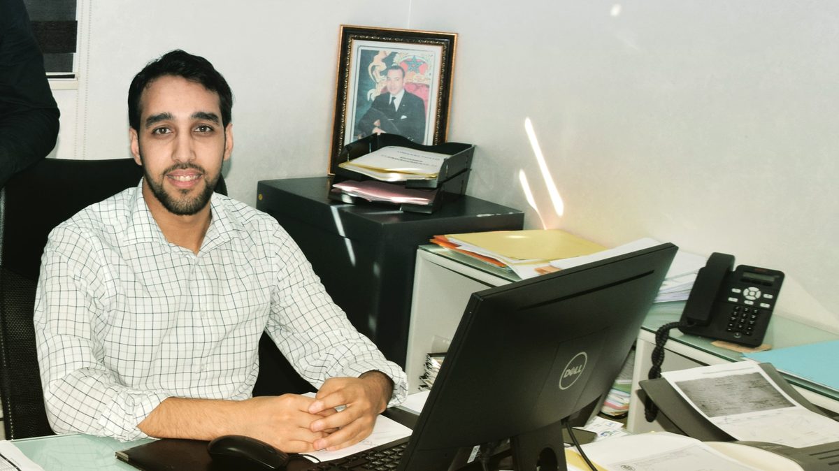 Abdelmajid Id Lahcen, fondateur de FinPilot Conseil, à son bureau